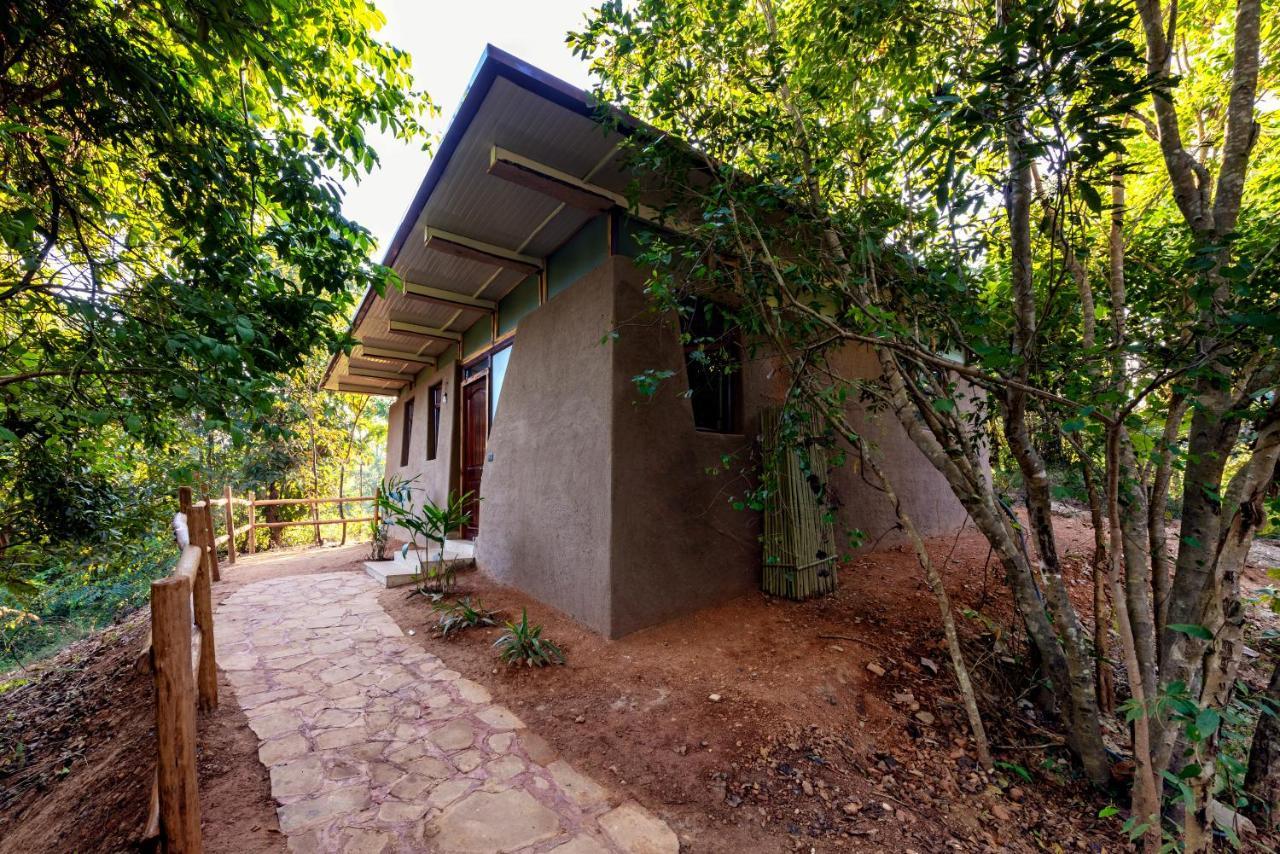 Kanha Jungle Camp Exterior foto